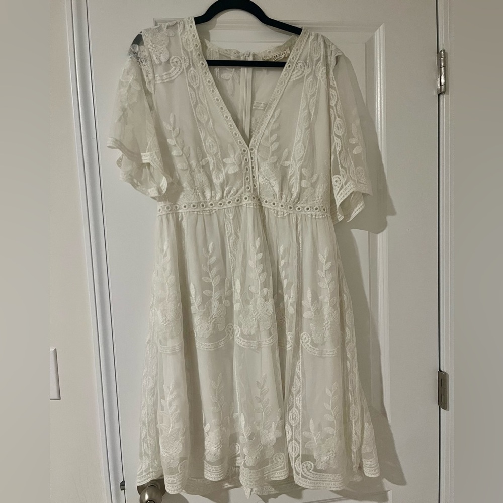 Bella Ella Mesh Back Lace Dress, Size XL